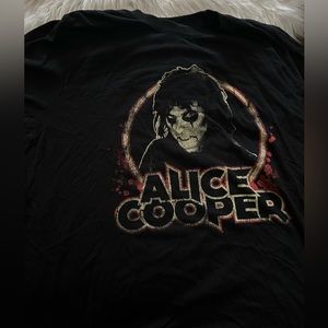 Alice Cooper Black shirt rock concert